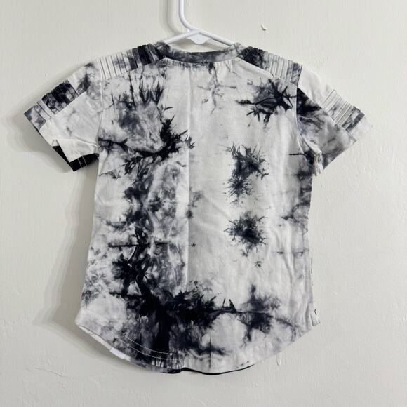 Posh Kiddos White & Black Tie Dye Biker Shirt Size 12 Months - Picture 3 of 3
